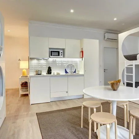 Downtown Lovers Suites: Bombarda 451